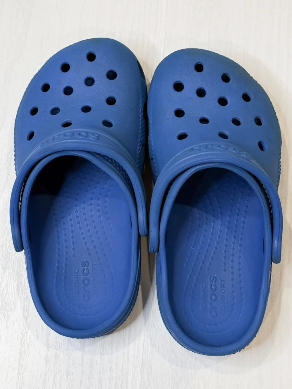 Crocs Classic Clogs - bright cobalt - size C11